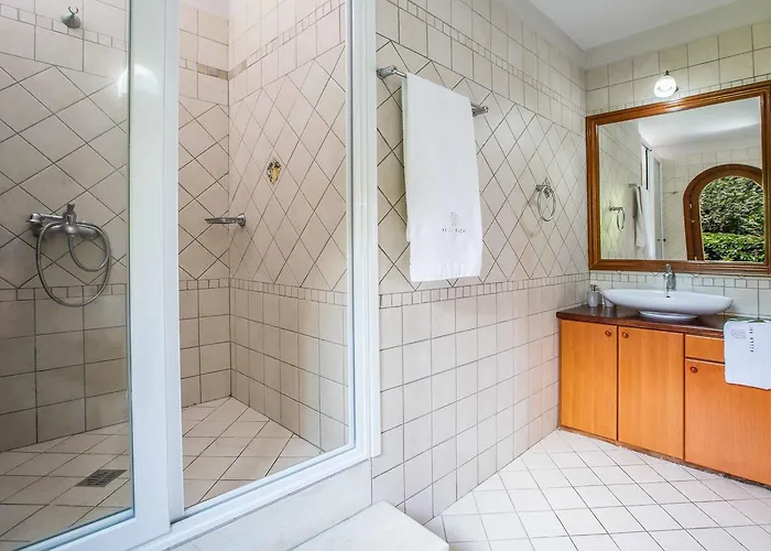 Rachi * Vathi (Meganisi)