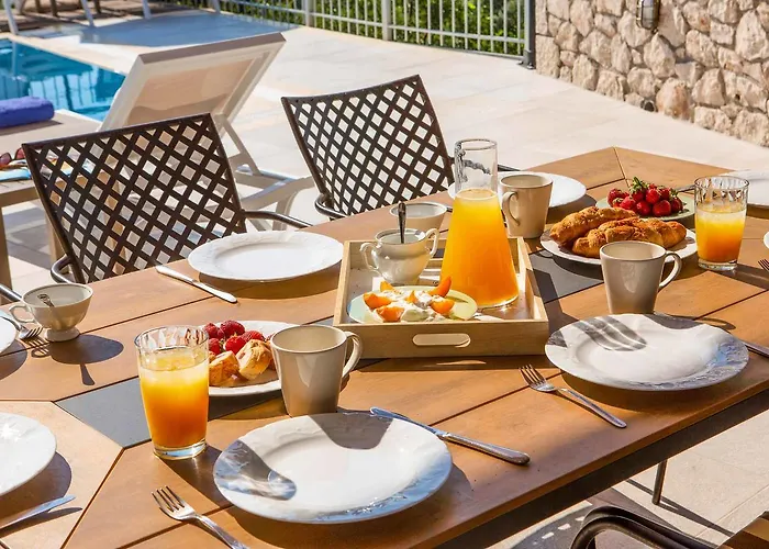 Rachi Vathi (Meganisi)